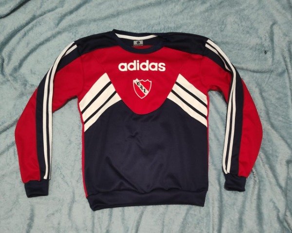 BUZO RETRO INDEPENDIENTE