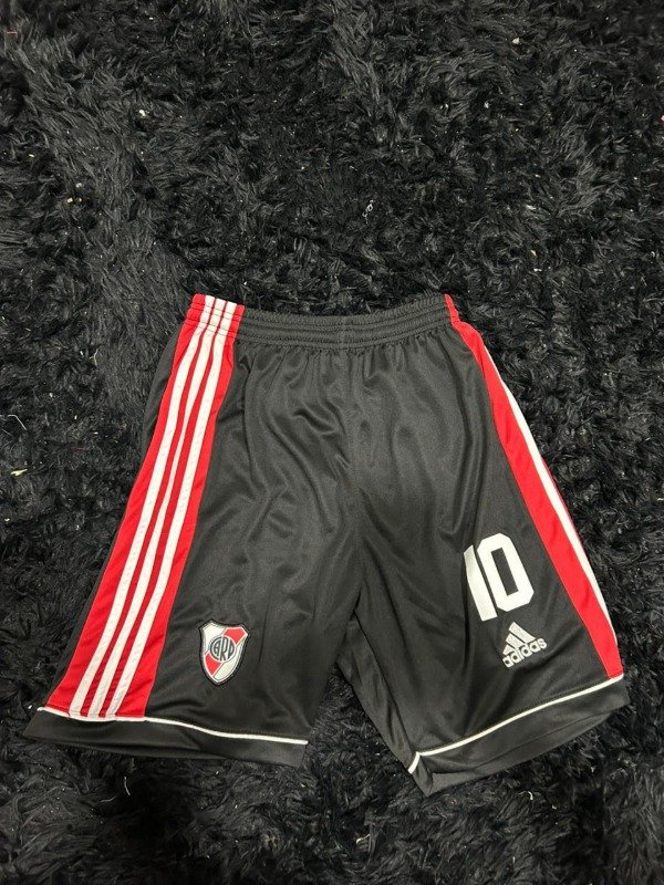 SHORT RIVER PLATE 1998
