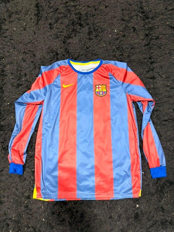 CAMISETA MANGA LARGA RONALDINHO TITULAR FC BARCELONA 2005