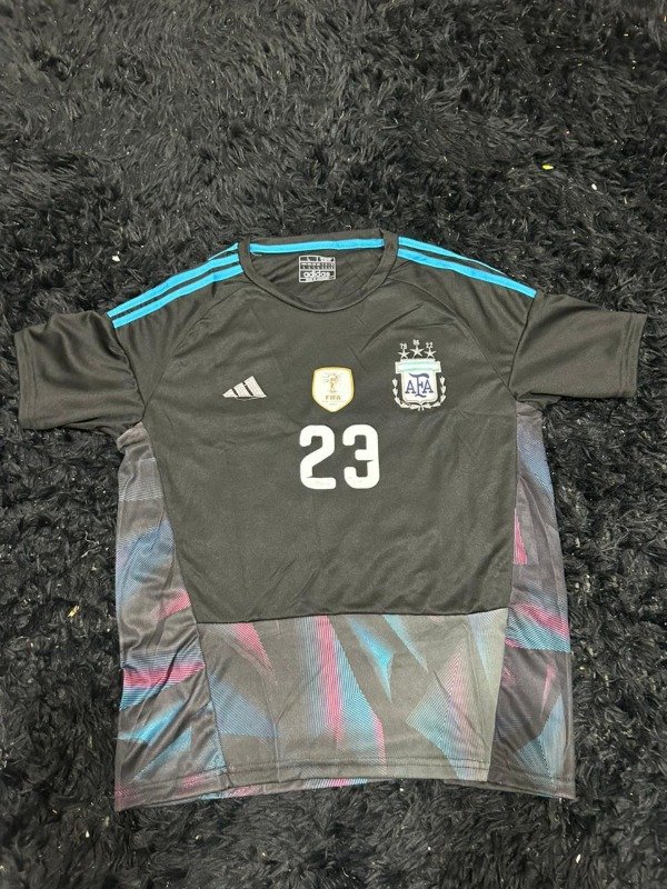 CAMISETA ARQUERO DIBU MARTINEZ MUNDIAL 2026