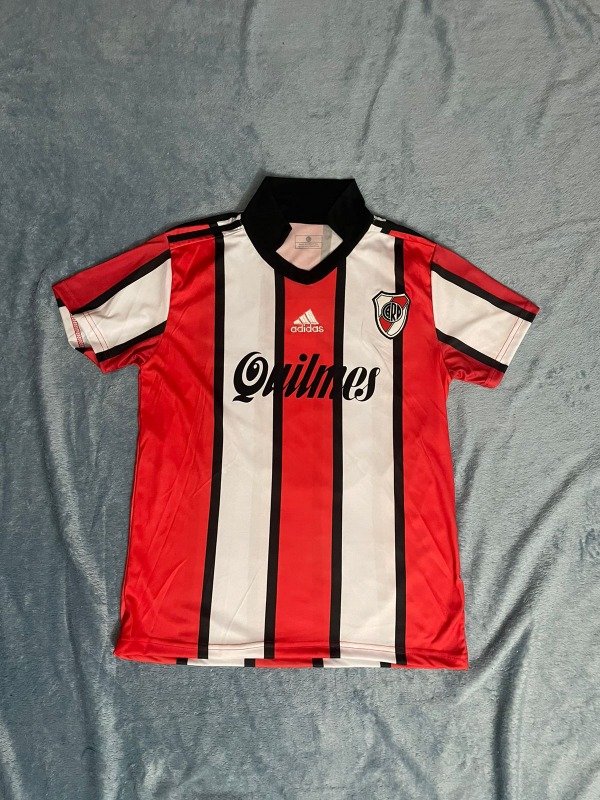 CAMISETA RIVER RETRO 2001 TRICOLOR