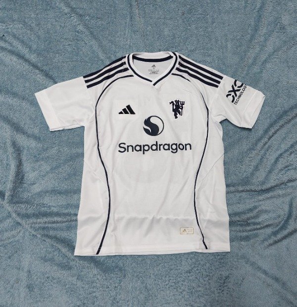 CAMISETA MANCHESTER UNITED BLANCA