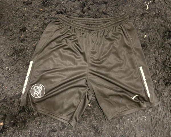 SHORT CHELSEA NEGRO Y ESCUDO NEGRO
