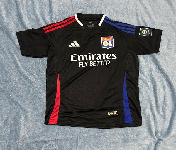 CAMISETA OLYMPIQUE LYON NEGRA