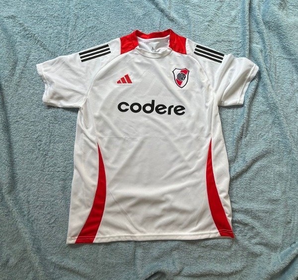 CAMISETA ENTRENAMIENTO RIVER BLANCA
